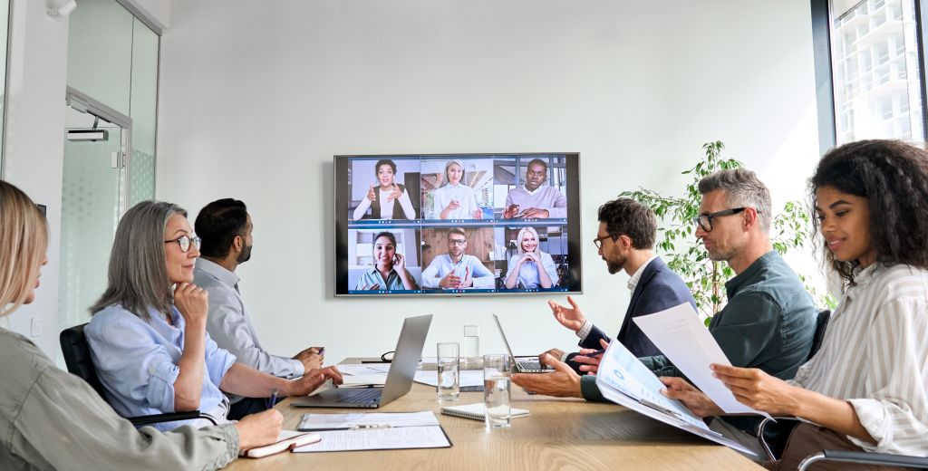 The Ultimate Guide to Streamlining Customer Relations for SMBs with Bitrix24