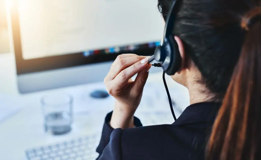 6 Ways AI is Revolutionizing Telemarketing Strategies
